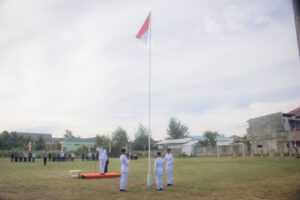Untuk Pertama Kalinya Warga Gampong Surien Melaksanakan Upacara Bendera Kemerdekaan RI