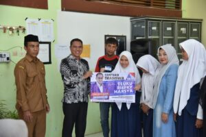 Isnaini Husda Sosialisasi Beasiswa PIP di SMP 8 Banda Aceh