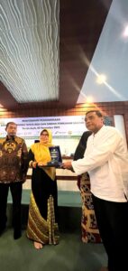SDN 67 Percontohan Banda Aceh, Menerima Penghargaan Sekolah Adiwiyata Tingkat Provinsi Tahun 2023.