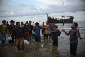 Masyarakat Bireun Dan Aceh Utara Tolak Kedatangan 249 Imigran Rohingya