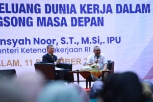 Wamenaker Ajak Mahasiswa USK Perkuat Literasi Digital