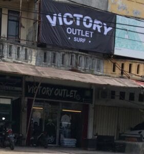 “Victory Outlet Surf” Promo Diskon 3 Kaos Distro Hanya 200 Ribu Rupiah