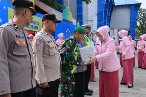 Ketua Bhayangkari Daerah Aceh Salurkan Paket Ramadan kepada Personel di Pos Pam Lebaran