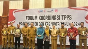 Pemerintah Aceh Memberikan Penghargaan kepada 23 Kabupaten/Kota dalam Pelaksanaan 8 Aksi Konvergensi Percepatan Penurunan Stunting Tahun 2023