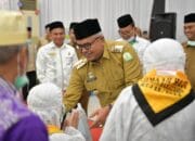 Pj Gubernur Aceh Bustami Sambut Kepulangan Kloter Terakhir Jamaah Haji Aceh