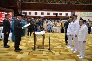 Lantik 3 Pj Bupati, Bustami Ingatkan Kesuksesan Penyelenggaraan PON dan Pilkada