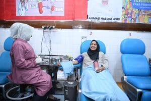 Peduli Penderita Thalasemia, Pj Ketua PKK Aceh Donor Darah dan Berbagi Santunan