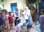 Dihubungi Via Tiktok, Mellani Antar Kursi Roda untuk Warga Penderita Lumpuh di Pidie