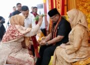 Tiba di Aceh : Pj Gubernur Aceh Safrizal di Peusijuk Le Mak