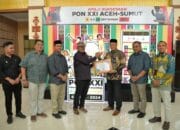 Pj Gubernur Aceh Bustami Terima Penghargaan dari Garuda Indonesia