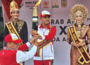 Masyarakat Sambut Kirab Api PON XXI di Kota Banda Aceh