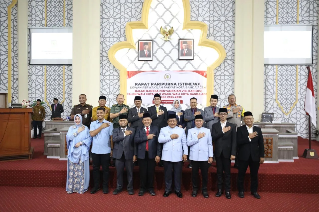 DPRK Gelar Paripurna Istimewa Penyampaian Visi-Misi Calon Walikota Banda Aceh 2025-2030