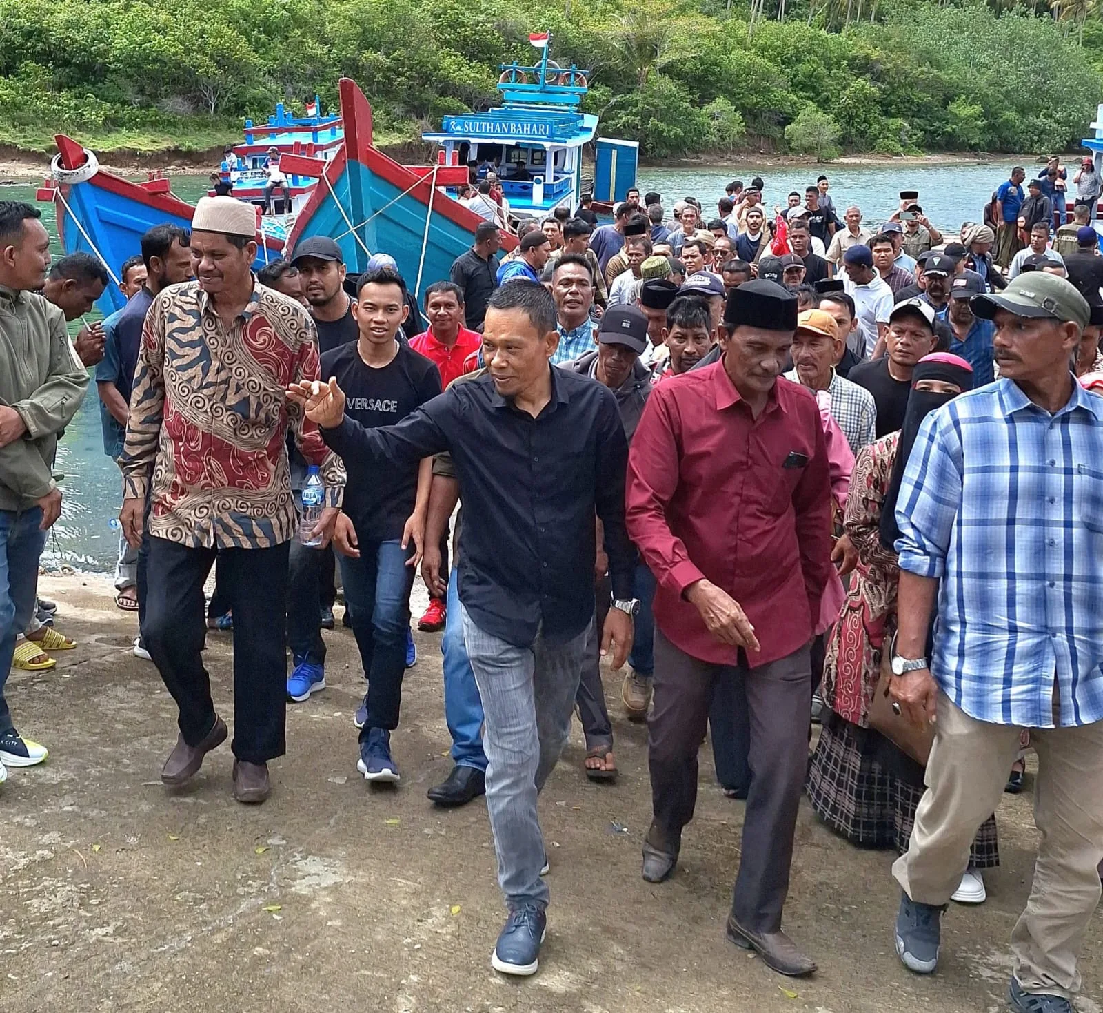 aduen mukhlis di sambut masyarakat pulo aceh