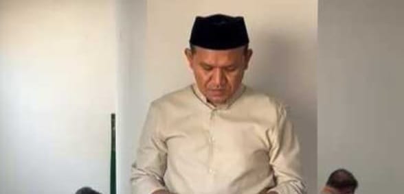 Dek Fad Melayat Jenazah Tu Sop