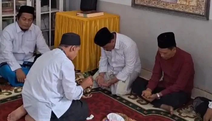 Alumni Dayah Darussalam Labuhan Haji Ikrarkan Mendukung Pasangan ADAB