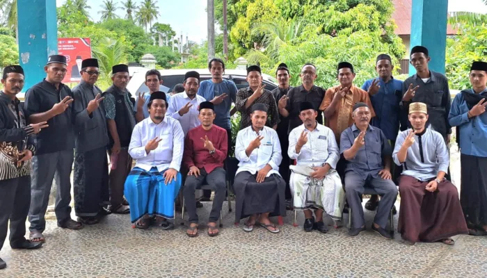 Alumni Dayah Darussalam Labuhan Haji Ikrarkan Mendukung Pasangan ADAB