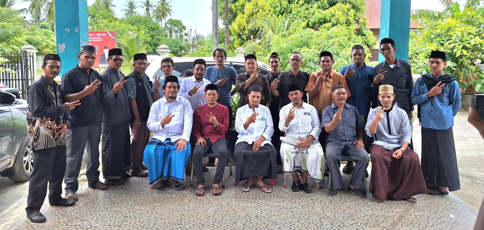 Alumni Dayah Darussalam Labuhan Haji Ikrarkan Mendukung Pasangan ADAB