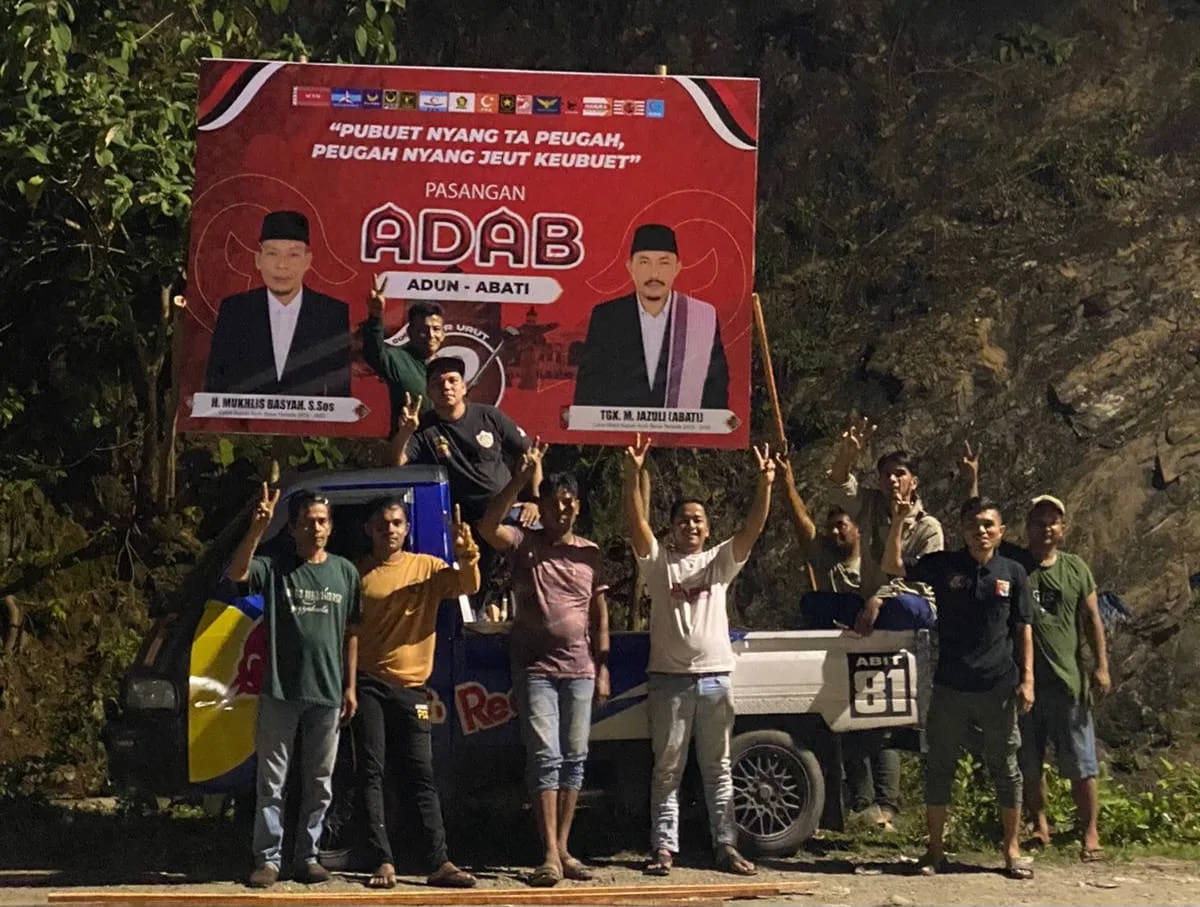 Tim Pemenangan Pasangan ADAB Gencarkan Pemasangan Spanduk