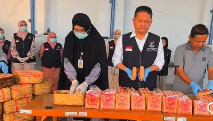 Jamin Keamanan Pangan: BPOM Aceh Musnahkan 328 Bungkus Boraks