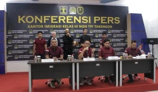 Ikut Kampanye Tanpa Izin, Tiga WNA Diamankan