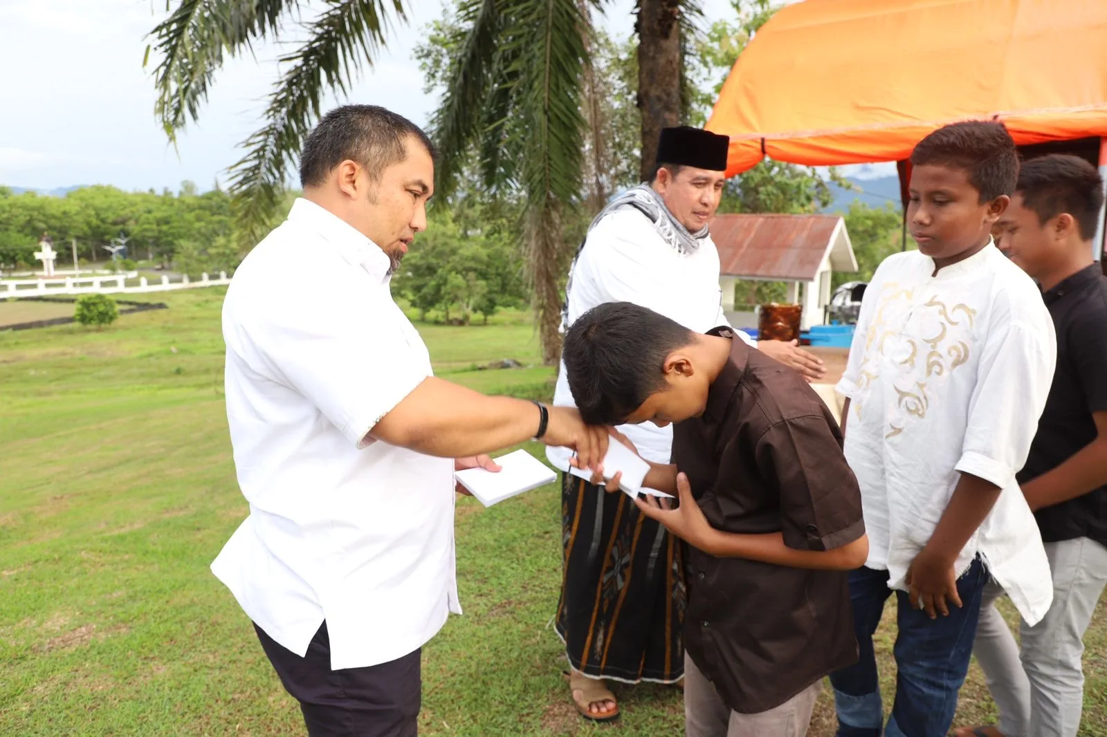 Peringatan Maulid Nabi Pj Bupati Aceh Besar Santuni Anak Yatim