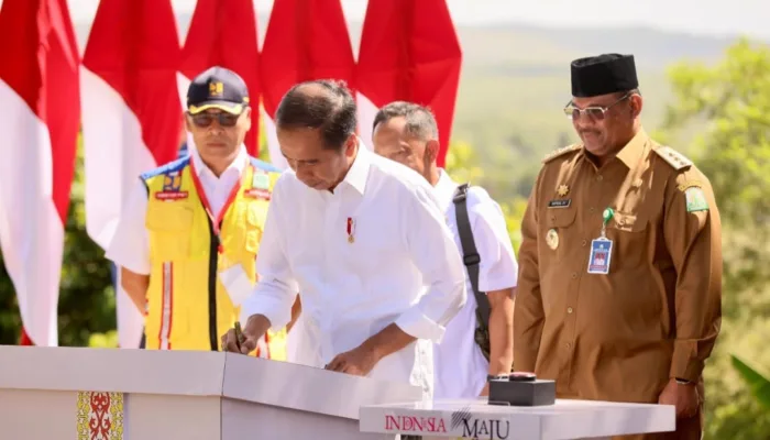 Presiden Jokowi Resmikan 24 Ruas Jalan dan Jembatan di Aceh