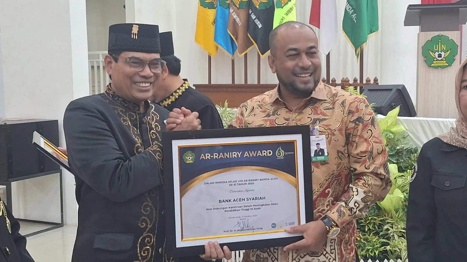 Bank Aceh Syariah Kembali Menerima Award Dari UIN Ar-Araniry