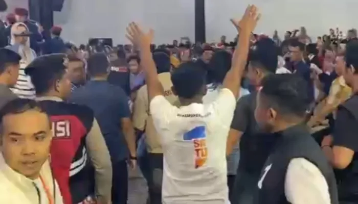 Debat Publik Ketiga Cagub Aceh 2024 Berakhir Ricuh