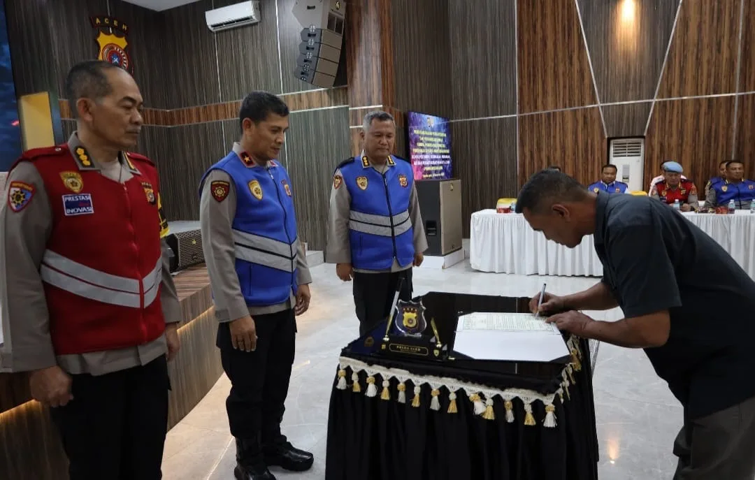 Wakapolda Aceh Pimpin Sidang Penandatangan Pakta Integritas Dan Pengambilan Sumpah Penerimaan Bakomsus Polri