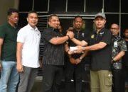 Pj Bupati Aceh Besar Lepas Tim PSAB ke Piala Soeratin U-17  di Solo Jateng