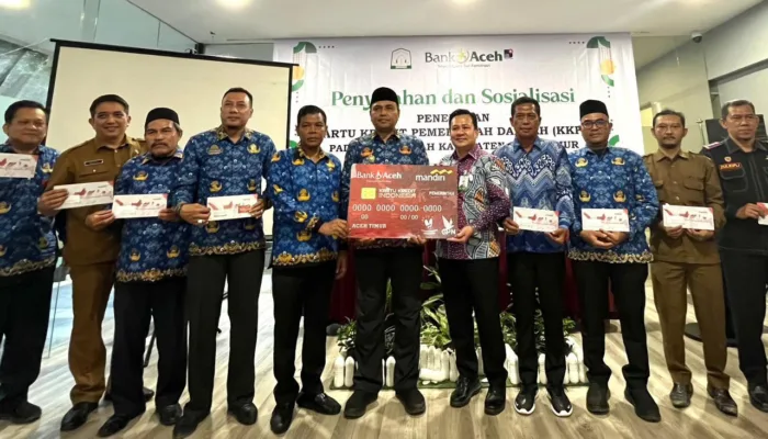 Bank Aceh Cabang Idi Lakukan Sosialiasasi dan Penyerahan KKPD Kepada Pemkab Aceh Timur
