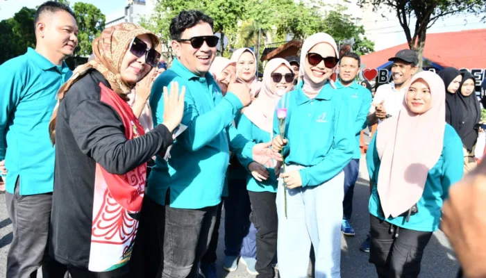 Merayakan Hari Ibu Pj Wali Kota Almuniza Beri Bunga Untuk Nana Hafizdhah