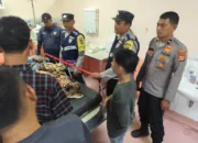 Penjual Gorengan Ditemukan Meninggal Dunia,  Polisi Bantu Evakuasi ke Rumah Sakit