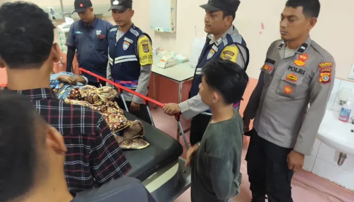 Penjual Gorengan Ditemukan Meninggal Dunia,  Polisi Bantu Evakuasi ke Rumah Sakit