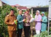 Dukung Ketahanan Pangan, Keuchik Alta Zaini, N.L.P., dan Kepala BNN Kota Banda Aceh Panen Hasil Lifeskill di Gampong Lampulo