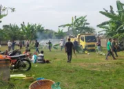 Sambut Ramadan, Warga Dusun T. Teungoh Lampulo Bersihkan TPU di Kajhu
