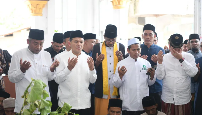 Wagub Fadhlullah Ziarahi Makam Abu Kuta Krueng