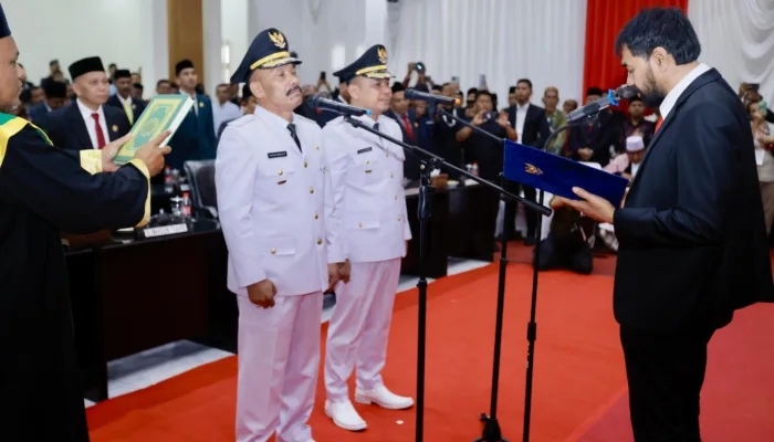 Muzakir Manaf Resmi Lantik Sarjani-Alzaizi sebagai Bupati dan Wakil Bupati Pidie