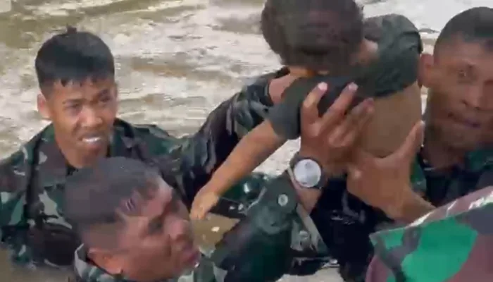 Aksi Heroik Personel Lanud Sultan Iskandar Muda Selamatkan Warga Blang Bintang yang Tercebur ke Sungai