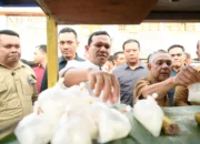 Wagub Fadhlullah Borong Takjil di Pasar Ramadhan Cemerlang  