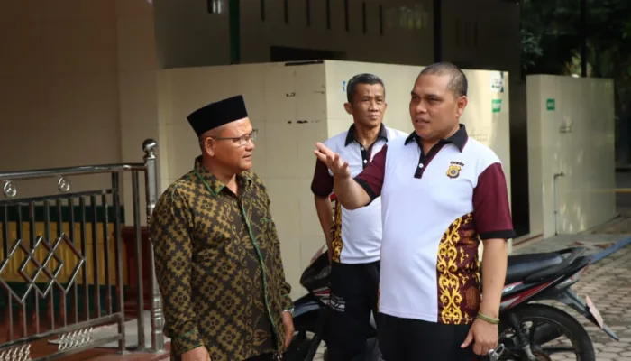 Baksos Ramadan : Polres Aceh Tamiang Bersihkan 13 Masjid