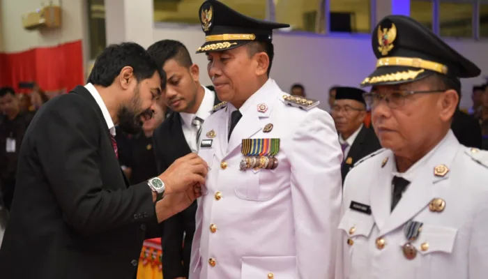Monas Resmi Dilantik Menjadi Bupati Simeulue : Ini Pesan Gubernur Muzakir Manaf