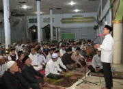 Wakil Gubernur Aceh Safari Ramadhan di Masjid Besar Peusangan Bireuen, Tinjau Progres Pembangunan dan Salurkan Bantuan
