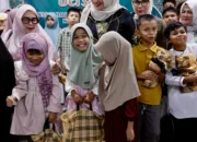 Ketua PKK Aceh Santuni Anak Yatim di Yayasan Halimoen Al Asyi