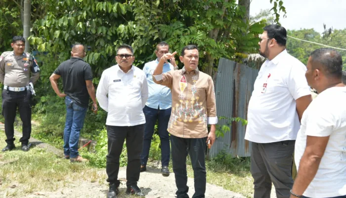 Kunker ke Pidie, Wagub Fadhlullah Tinjau Akses Jalan Gampong Alue Angen