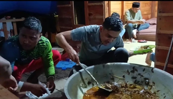 Kelezatan Siemanok Tagun Dekmat Warnai Buka Puasa WBC di Tengah Hujan