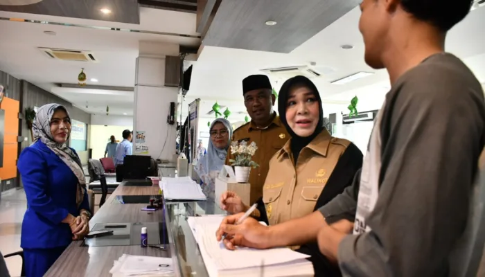 Hari Pertama Kerja Pascalebaran, Illiza Sidak OPD di Lingkungan Balai Kota