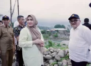 Ketua TP PKK Aceh Tinjau Lokasi Jembatan Krueng Sawang yang Ambruk, Direncanakan Segera Dibangun Kembali