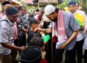 Mualem Santuni 3.000 Anak Yatim di Aceh Barat, Nagan Raya, dan Abdya