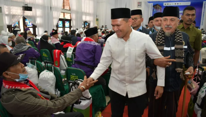 Wagub Fadhlullah Sambut Kepulangan Jemaah Haji Aceh